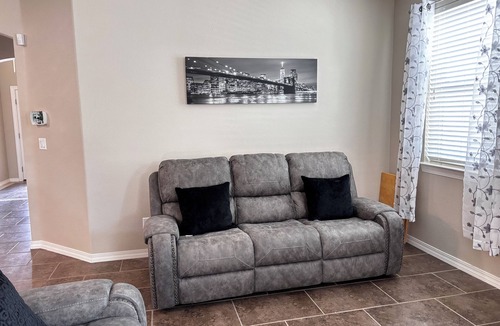 Biggs Field House | Nice 3-bedroom house with AC in El Paso