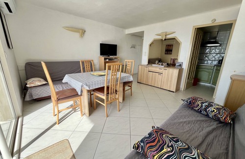 Palavas-les-Flots Condo | Nice air-conditioned studio - wifi - sea view and direct beach access
