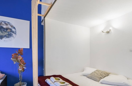 Fives Apartment | Nice and cosy studio at the foot of the metro in Lille Fives - Welkeys