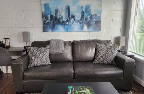 Ypsilanti Apartment | Nice and cozy apartment just 20 min to Detroit Airport and 15 min to Ann Arbor