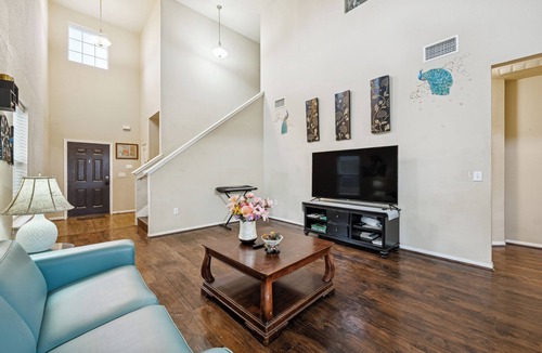 Pflugerville House | Nice and cozy home with 4 bedroom . Closed to downtown and Q2 stadium , Tesla
