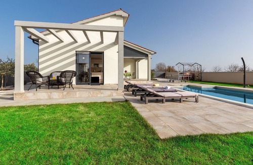 Vodnjan Cabin | Nice and modern holiday house near Pula