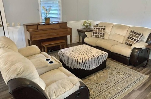 Greeneville House | Nice and Peaceful 2 BR/2 BATH. Pets welcome!