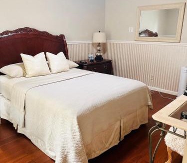 Wake Village House | Nice and peaceful bedroom