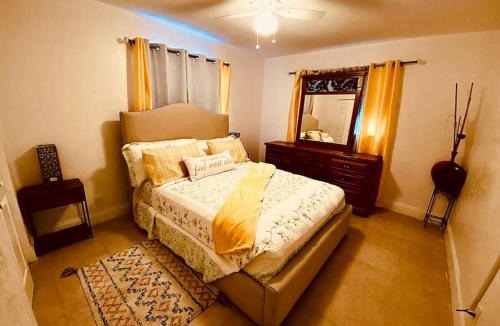 Oakland Park House | Nice and Quiet 2 beds 1 bath in Oakland FL