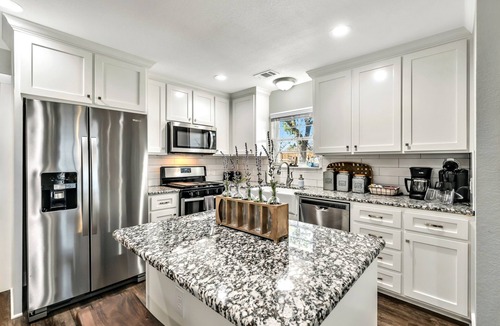 Waco House | Nice and quiet just minutes from Magnolia