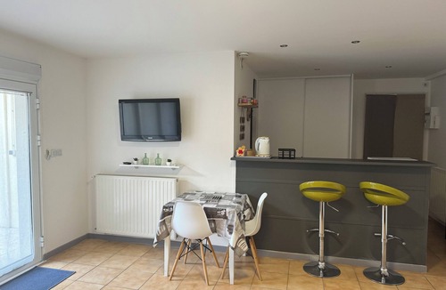 Luzarches Apartment | Nice and quiet Studio near Roissy, Chantilly and Asterix