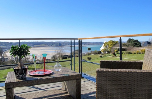 Saint-Michel-en-Greve Apartment | Nice apartment for 4 guests with pool, WIFI, TV and patio