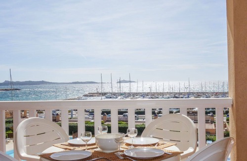 Six-Fours-les-Plages Apartment | Nice apartment for 4 guests with WIFI, pool, TV, patio and pets allowed