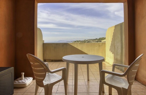 Six-Fours-les-Plages Apartment | Nice apartment for 6 people with pool, WIFI, TV, terrace and pets allowed