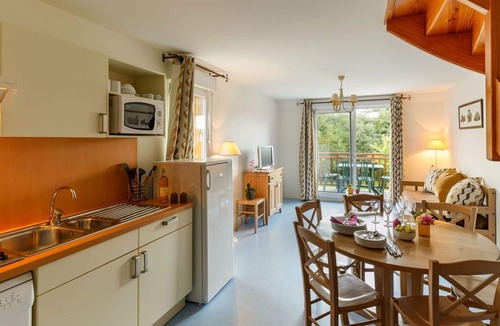 Saint-Briac-sur-Mer Apartment | Nice apartment for 4 guests with pool, WIFI, TV, terrace and pets allowed