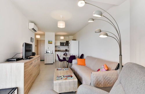 Sainte-Marie-Plage Apartment | Nice apartment for 4 guests with WIFI, pool, A/C, TV and terrace