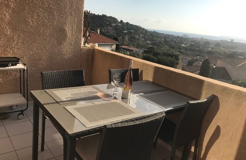 Bormes-Les-Mimosas Apartment | Nice apartment for 4 persons with a nice view