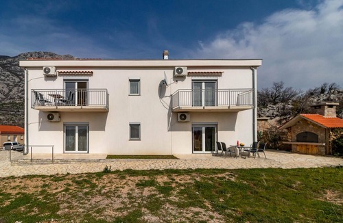 Cesarica Apartment | Nice apartment in Ribarica - Karlobag with WiFi