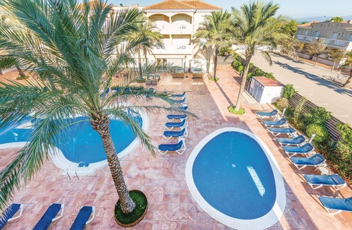 Riumar Apartment | Nice apartment in Riumar-Deltebre with swimming pool