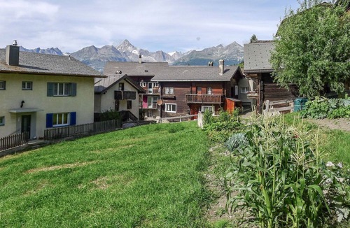 Visperterminen Apartment | Nice apartment for 5 guests with WIFI, TV, patio, pets allowed and parking