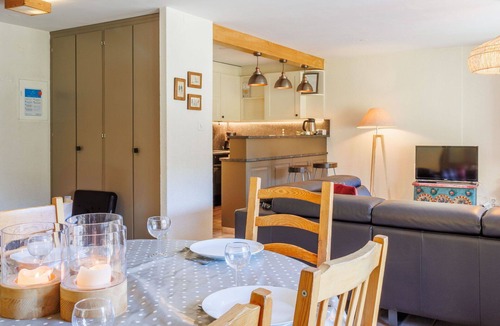 Nendaz Apartment | Nice apartment for 8 guests with WIFI, TV and terrace