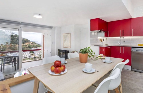 Tossa de Mar Apartment | Nice apartment for 4 guests with WIFI, A/C, TV and terrace
