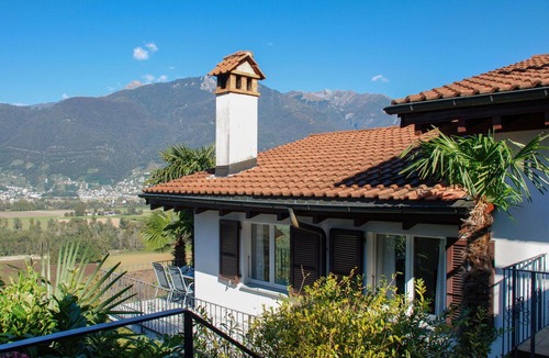 Magadino House | Nice apartment for 2 people with WIFI, TV, patio and panoramic view