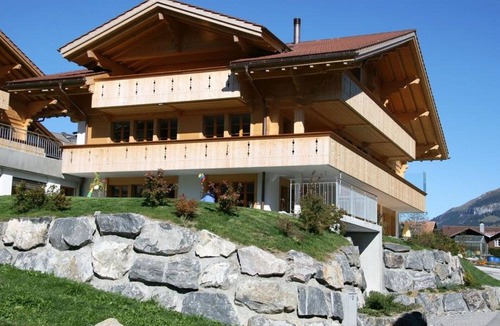 Adelboden Apartment | Nice apartment for 4 people with WIFI, TV and balcony