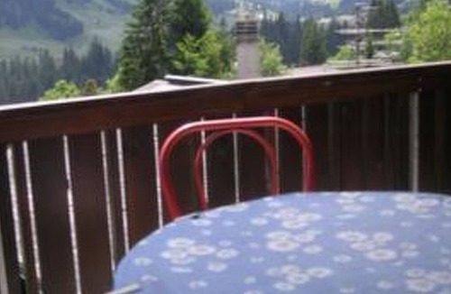 Adelboden Apartment | Nice apartment for 4 guests with TV and balcony