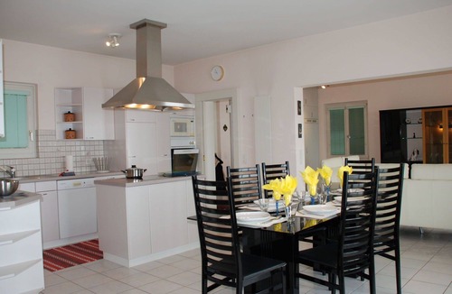 Cademario Apartment | Nice apartment for 4 guests with WIFI, TV, patio, pets allowed, panoramic view and parking