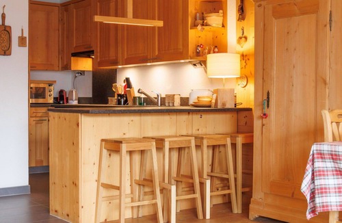 Champery Apartment | Nice apartment for 4 guests with WIFI, TV, balcony and panoramic view
