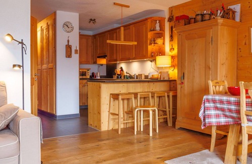 Champery Apartment | Nice apartment for 4 guests with WIFI, TV, balcony and panoramic view