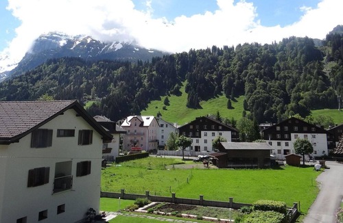 Engelberg Apartment | Nice apartment for 4 guests with WIFI, TV, balcony, pets allowed and parking