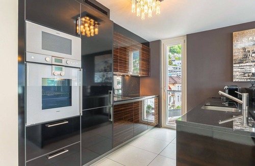 Montreux City Centre Apartment | Nice apartment for 4 guests with hot tub, WIFI, pool, TV, balcony and panoramic view