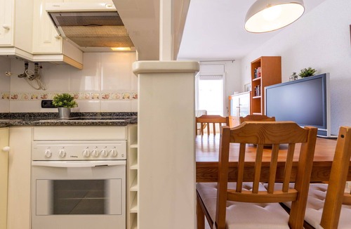 Cubelles Apartment | Nice apartment for 4 guests with A/C, pool, WIFI, TV and balcony