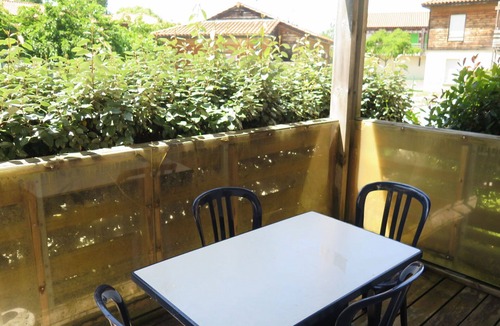 Aureilhan Apartment | Nice apartment for 4 people with WIFI, pool, TV, terrace and pets allowed