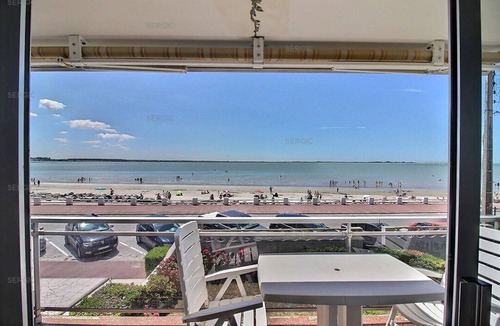 Le Crotoy Apartment | Nice apartment for 4 people facing the sea.
