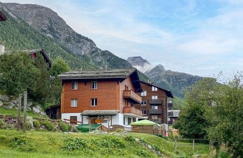 Graechen Apartment | Nice apartment for 4 guests with WIFI, TV, patio and panoramic view