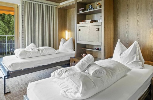 Parpan Apartment | Nice apartment for 4 guests with TV and balcony