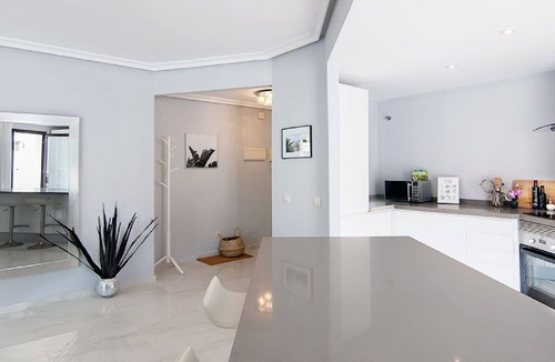 Marbella Apartment | Nice apartment for 4 guests with WIFI, A/C, pool, TV and terrace