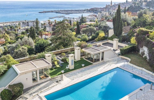 Menton Apartment | Nice apartment for 4 guests with pool, WIFI, TV and terrace