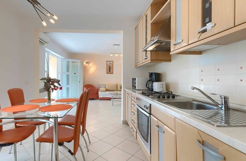 Modrusani Apartment | Nice apartment for 4 guests with WIFI, pool, A/C, TV and terrace