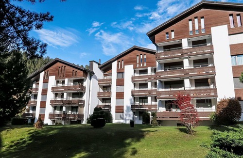 Laax Apartment | Nice apartment for 4 guests with pool, WIFI, TV, balcony and panoramic view