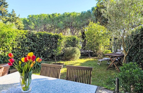 Giuncarico Apartment | Nice apartment for 4 guests with WIFI, TV, patio, pets allowed and panoramic view