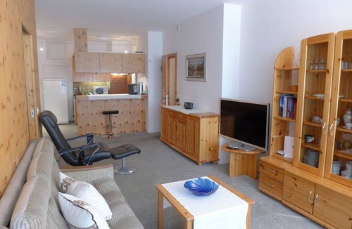 Celerina-Schlarigna Apartment | Nice apartment for 4 people with WIFI, TV, balcony and pets allowed