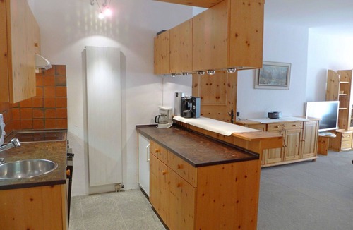 Celerina-Schlarigna Apartment | Nice apartment for 4 people with WIFI, TV, balcony and pets allowed