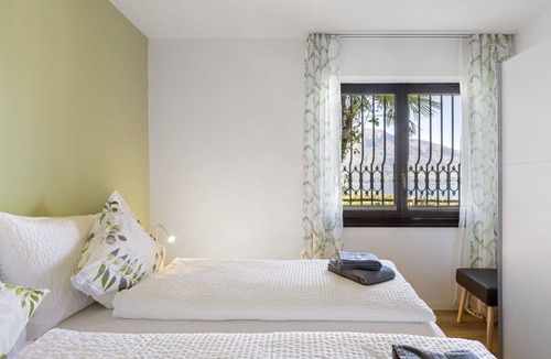 Gordola Apartment | Nice apartment for 4 people with WIFI, private pool, TV, patio, panoramic view and parking