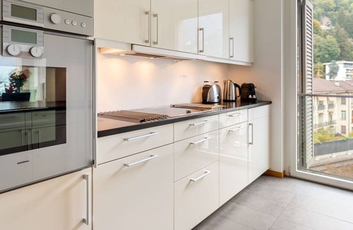Montreux Apartment | Nice apartment for 4 people with pool, WIFI, A/C, hot tub, TV, balcony, panoramic view and parking