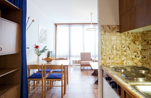 Sion Apartment | Nice apartment for 4 people with pool, WIFI, TV, balcony, pets allowed and panoramic view