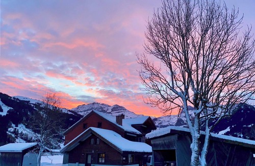 Lenk Apartment | Nice apartment for 4 people with WIFI, TV and balcony