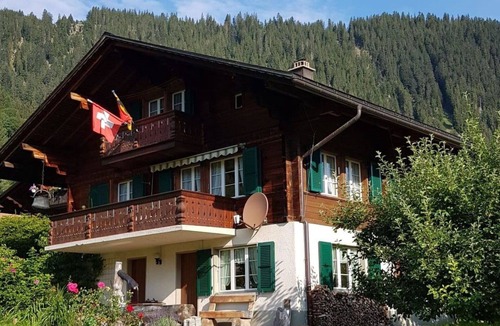 Oeschseite Apartment | Nice apartment for 4 people with WIFI, TV and balcony