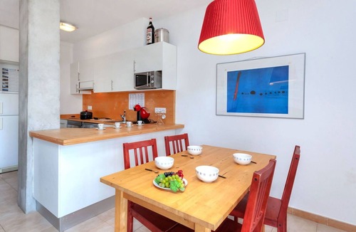 Llanca Apartment | Nice apartment for 5 guests with WIFI, TV, terrace and pets allowed