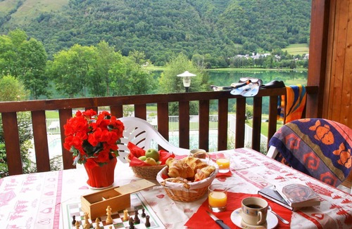 Peyragudes Apartment | Nice apartment for 5 guests with pool, WIFI, TV, terrace, pets allowed and parking
