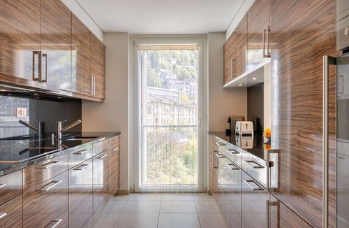 Montreux City Centre Apartment | Nice apartment for 6 guests with pool, WIFI, TV, balcony and panoramic view